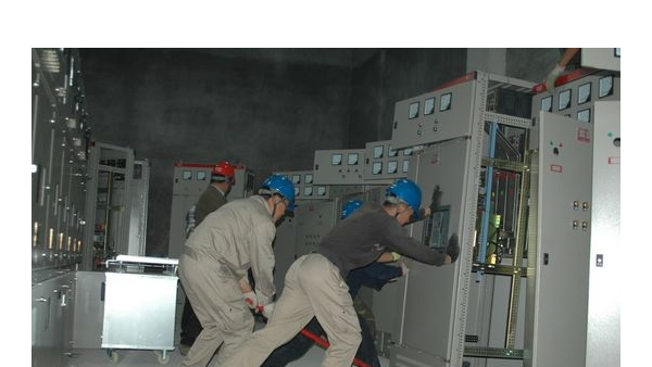 低壓配電柜設備安裝調試及維護